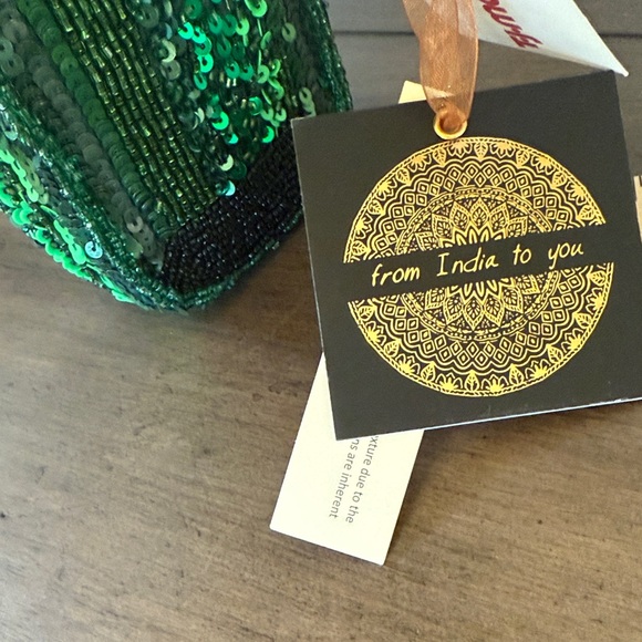 NWT Viral Beaded Green and Gold Champagne Bottle Wristlet - Picture 7 of 8